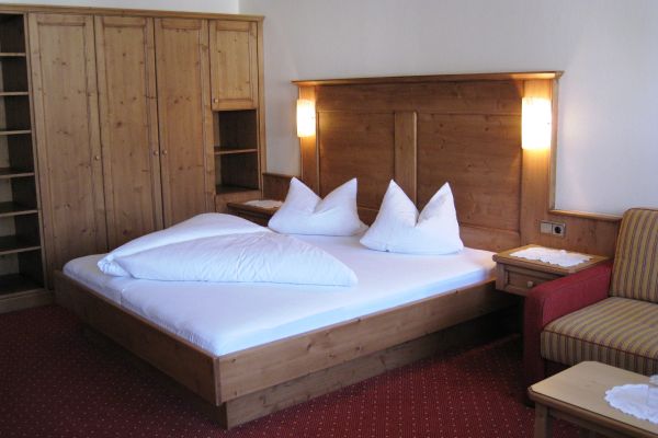 Apart - Hotel Garni Strasser (Zell am Ziller)